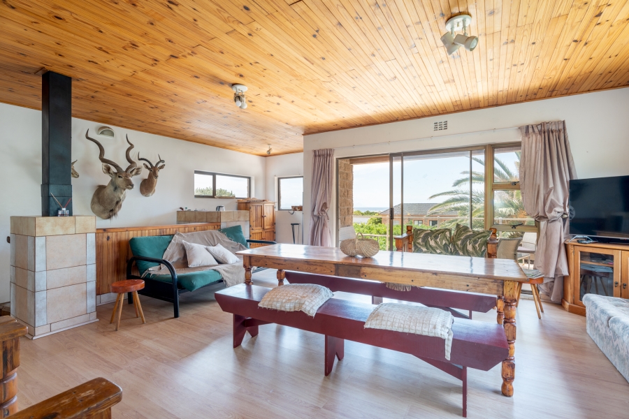 4 Bedroom Property for Sale in Pringle Bay Western Cape